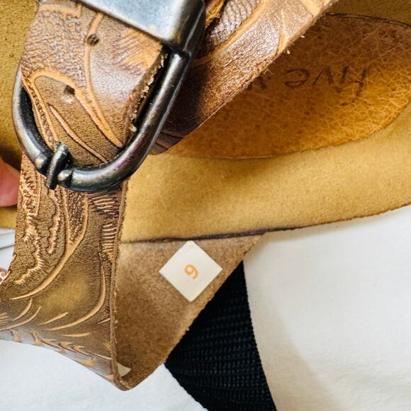 Five Worlds Women’s Size 6 Tooled Leather Comfort Sandals | Western Boho Style - Picture 12 of 14